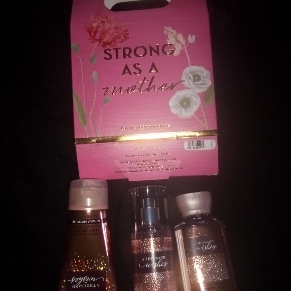 Victoria secret Thousands wishes gift set (body mist, gel, lotion) travel size
